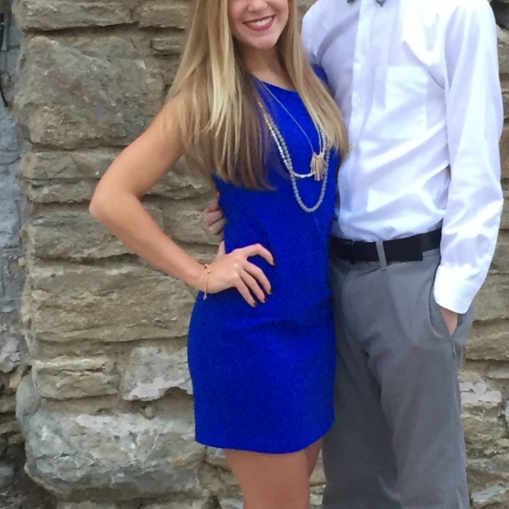 Dress - Picture 5 of 5